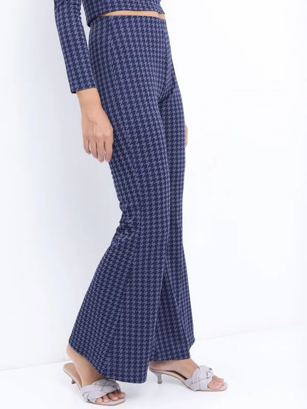  Tokyo Talkies Women Blue Printed Regular Fit Casual Trousers