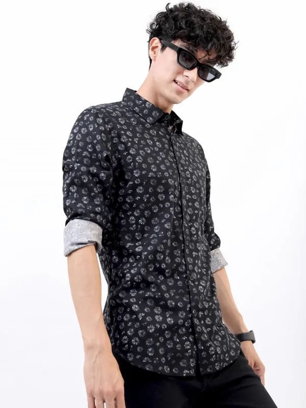  Highlander Men Black Printed Slim Fit Casual Shirts
