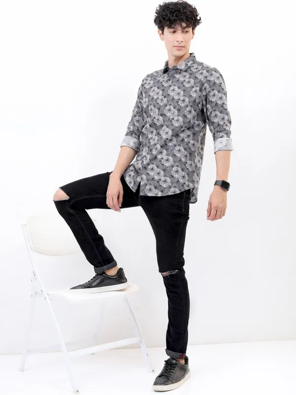 Men Slim Fit Casual Shirt