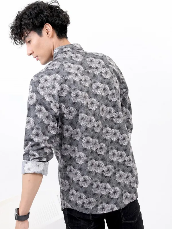 Men Slim Fit Casual Shirt