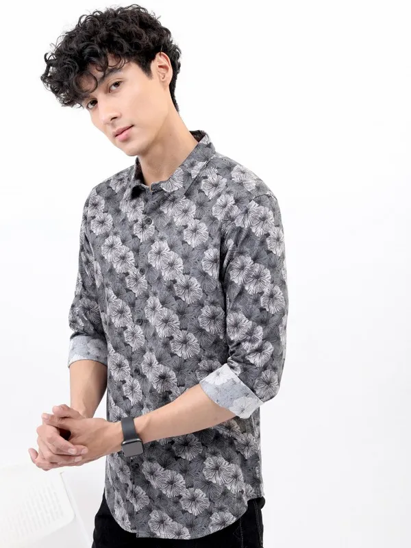 Men Slim Fit Casual Shirt