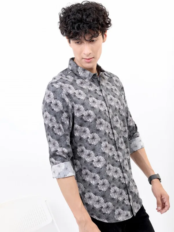 Men Slim Fit Casual Shirt