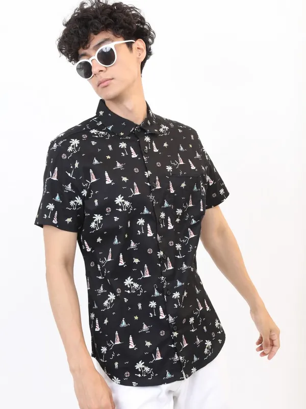 Highlander Men Black Printed Slim Fit Casual Shirts