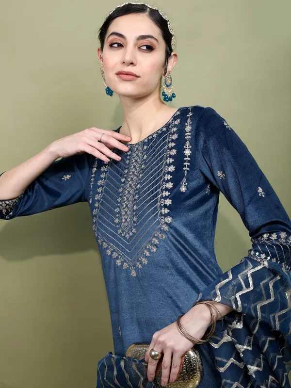  Vishudh Women Teal Printed Kurta Sets