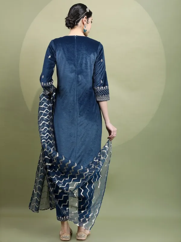  Vishudh Women Teal Printed Kurta Sets