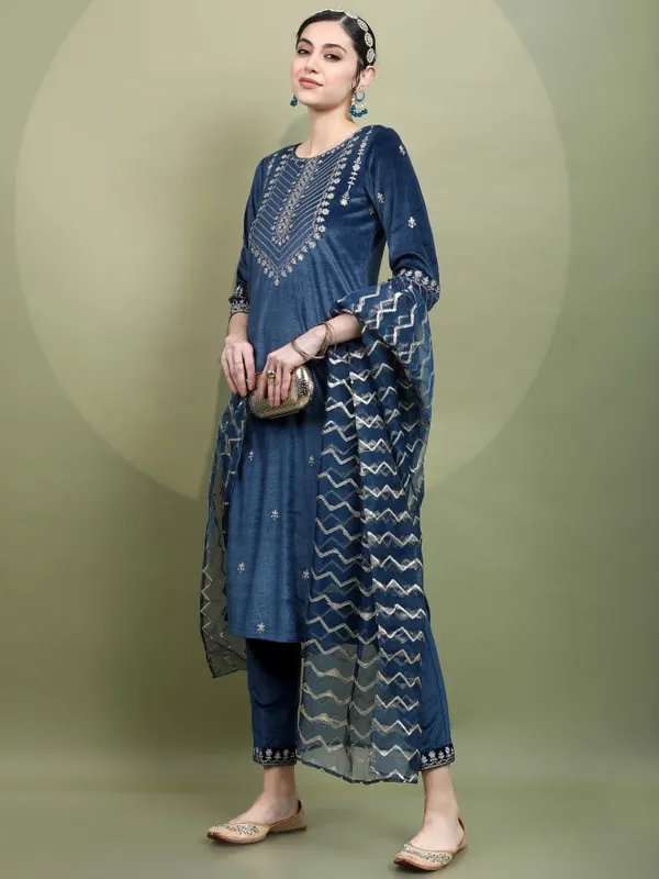  Vishudh Women Teal Printed Kurta Sets