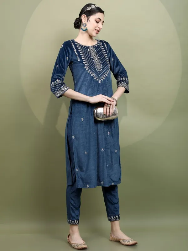  Vishudh Women Teal Printed Kurta Sets