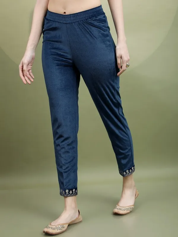  Vishudh Women Teal Printed Kurta Sets