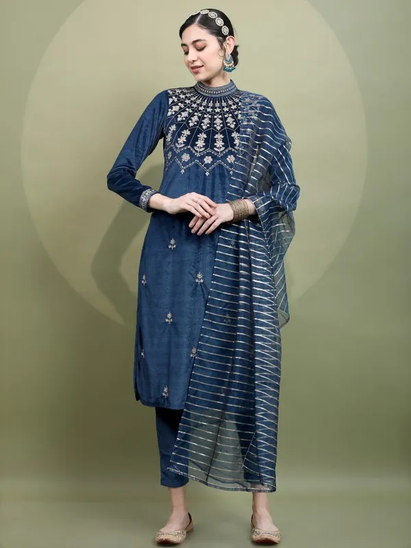  Vishudh Women Teal Printed Kurta Sets