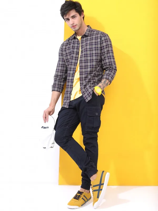  Highlander Men Navy Blue Checked Slim Fit Casual Shirts