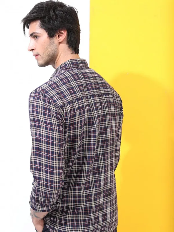  Highlander Men Navy Blue Checked Slim Fit Casual Shirts