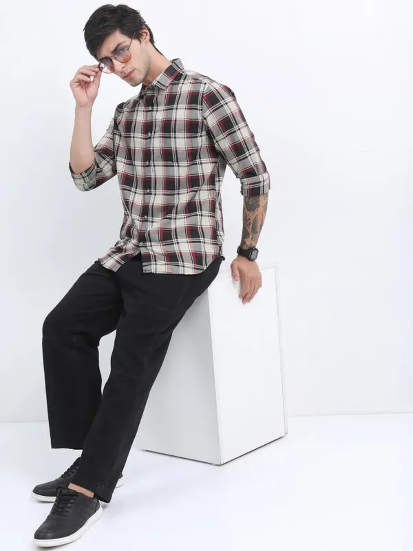  Highlander Men Black Checked Slim Fit Casual Shirts