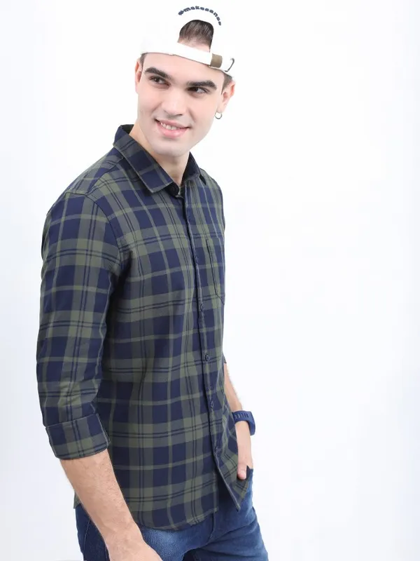  Highlander Men Olive Checked Slim Fit Casual Shirts