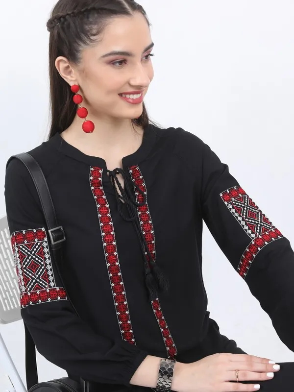 Vishudh Women Black Embroidered Top
