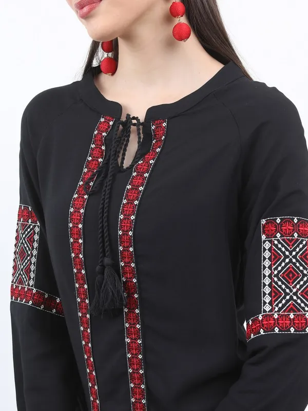Vishudh Women Black Embroidered Top