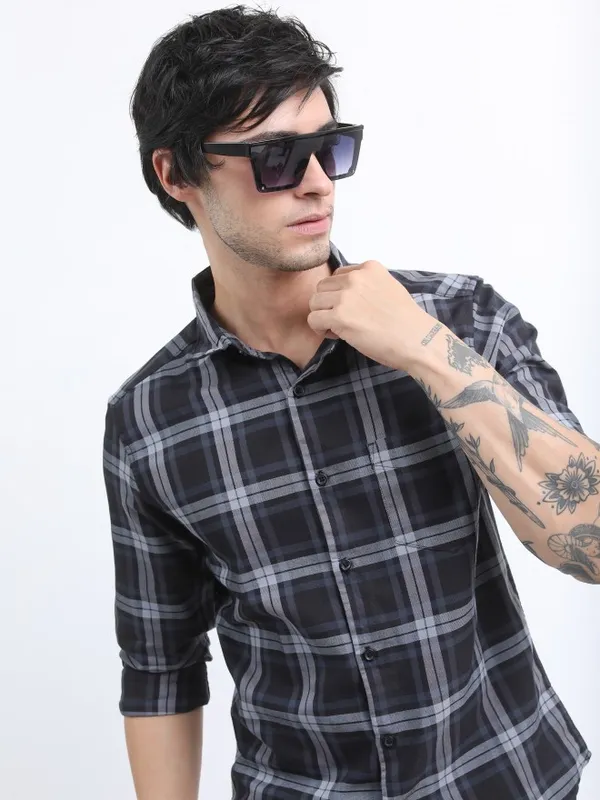  Highlander Men Black Checked Slim Fit Casual Shirts