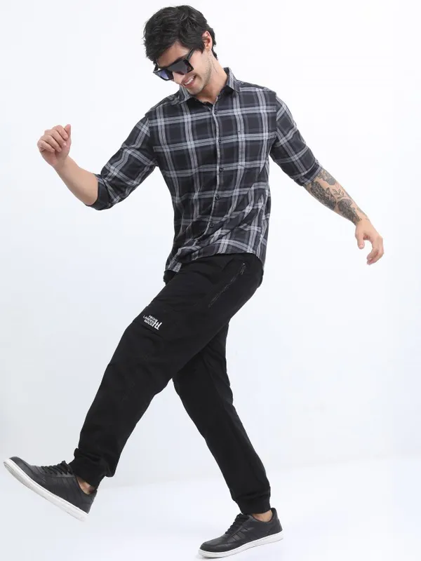  Highlander Men Black Checked Slim Fit Casual Shirts