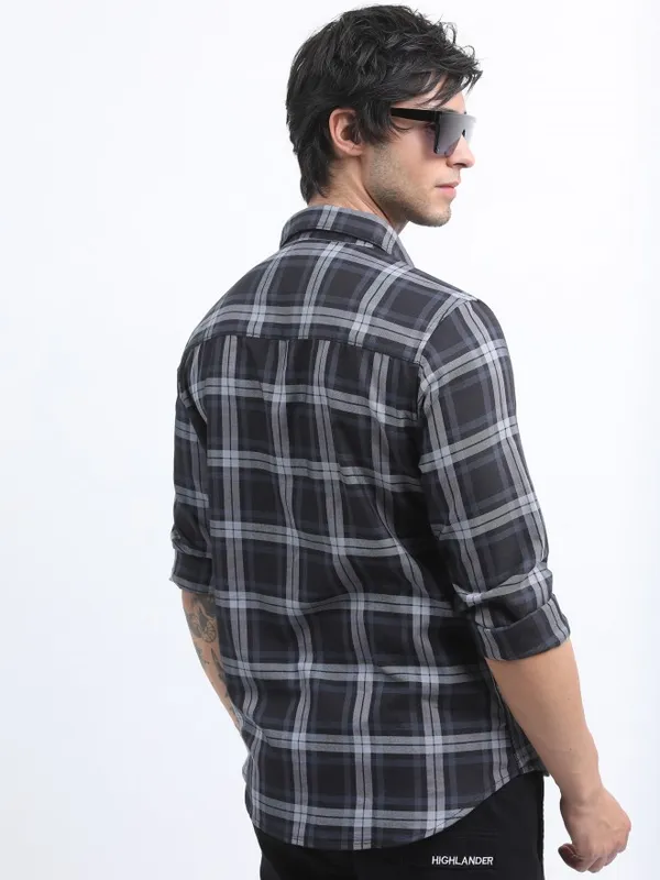  Highlander Men Black Checked Slim Fit Casual Shirts
