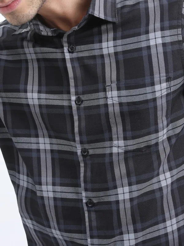  Highlander Men Black Checked Slim Fit Casual Shirts