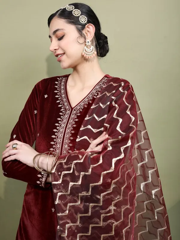  Vishudh Women Maroon Solid Kurta Sets