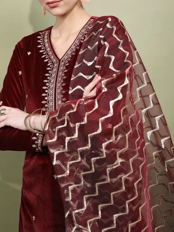  Vishudh Women Maroon Solid Kurta Sets