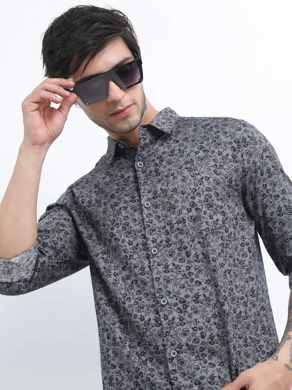Men Slim Fit Casual Shirt