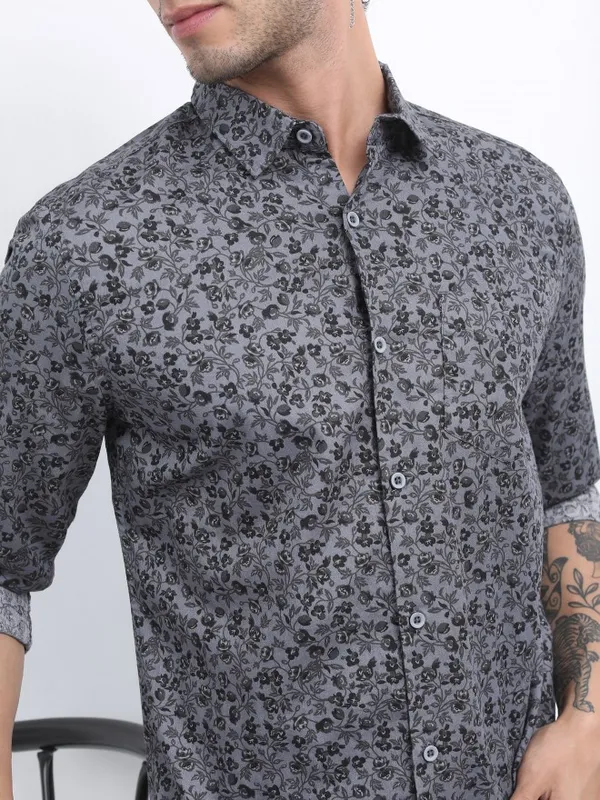 Men Slim Fit Casual Shirt