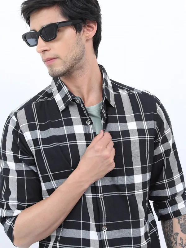  Ketch Men Black Checked Slim Fit Casual Shirts