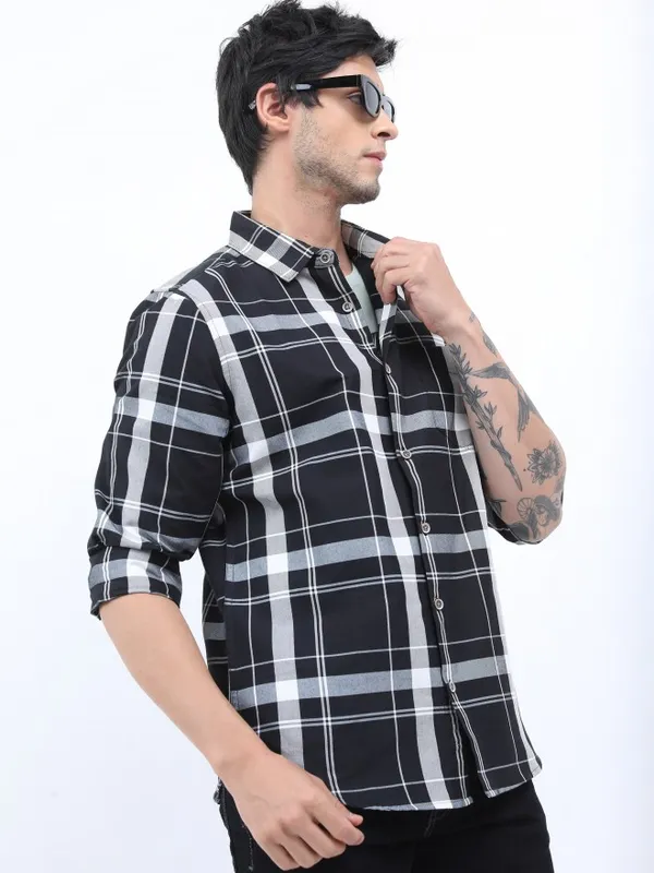  Ketch Men Black Checked Slim Fit Casual Shirts