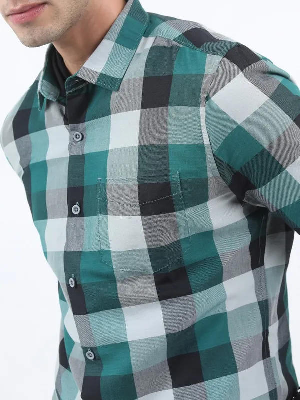 Men Slim Fit Casual Shirt