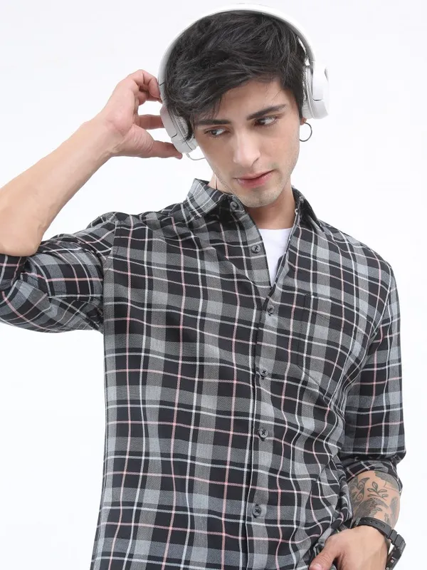  Ketch Men Black Checked Slim Fit Casual Shirts