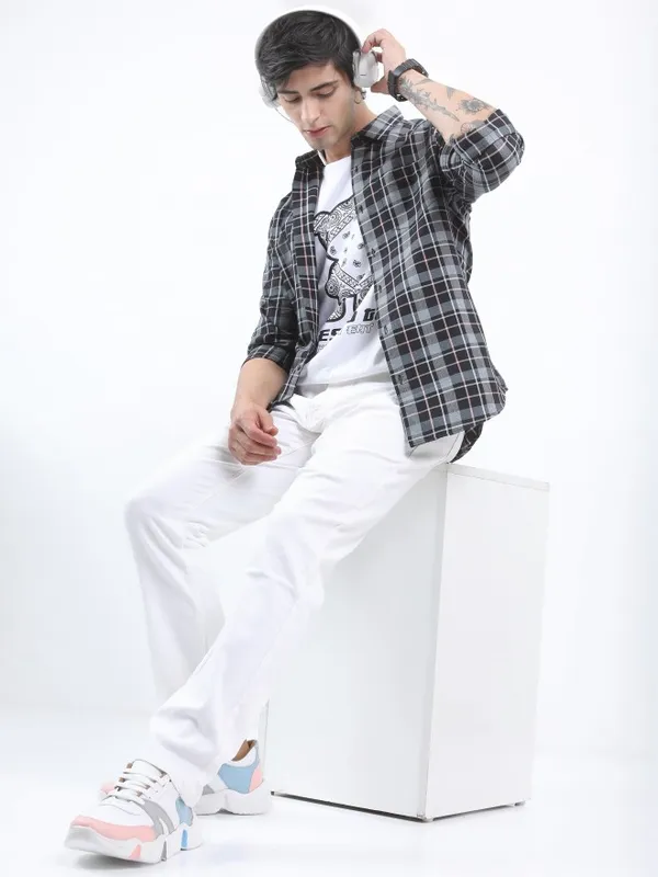  Ketch Men Black Checked Slim Fit Casual Shirts