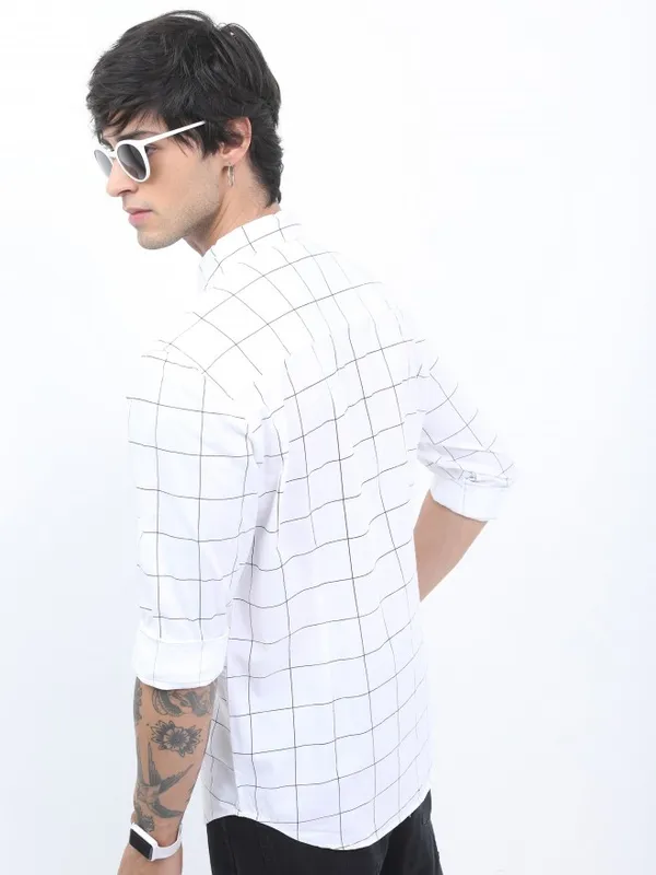 Highlander Men White Checked Slim Fit Casual Shirt