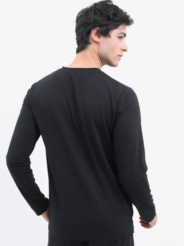  Highlander Men Black Solid Henley Neck T-Shirts