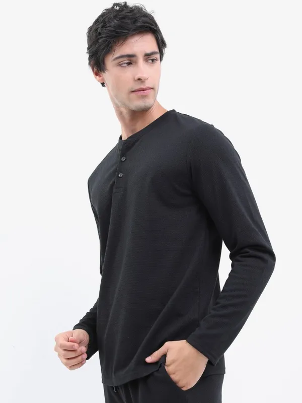 Highlander Men Black Solid Henley Neck T-Shirts