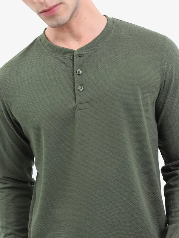  Highlander Men Olive Solid Henley Neck T-Shirts