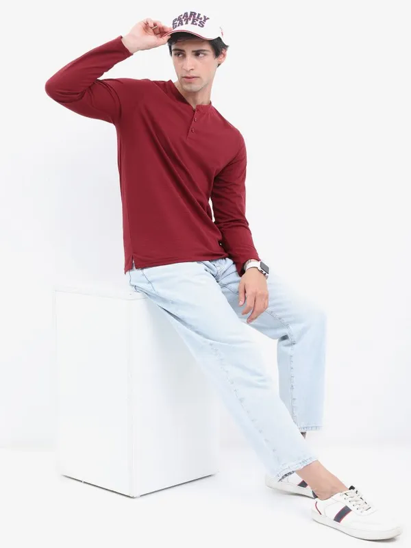 Men Solid Henley Neck T-shirt
