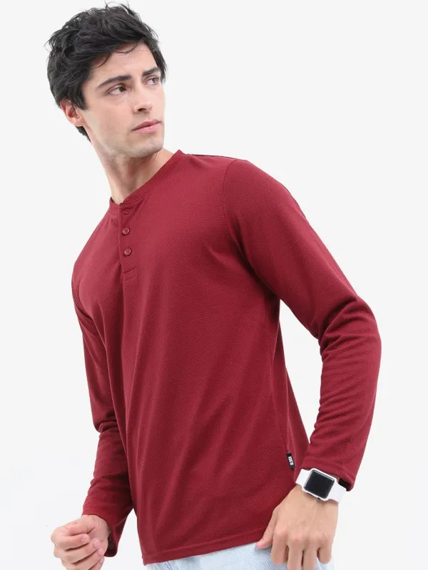 Men Solid Henley Neck T-shirt