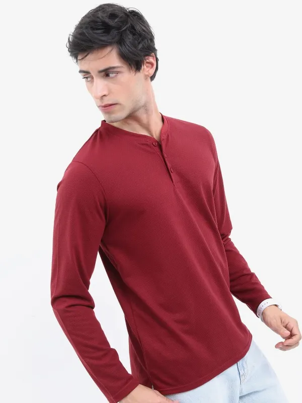 Men Solid Henley Neck T-shirt