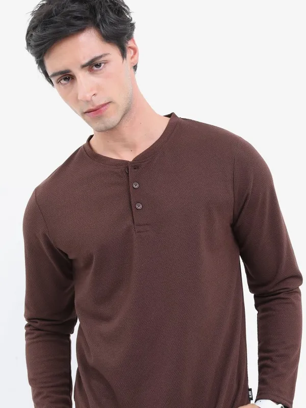 Highlander Men Brown Solid Henley Neck T-Shirts