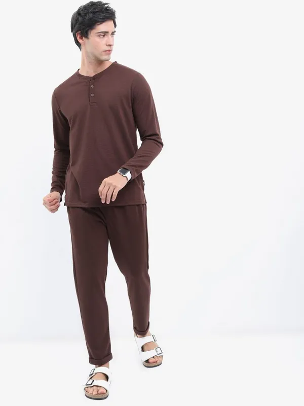  Highlander Men Brown Solid Henley Neck T-Shirts