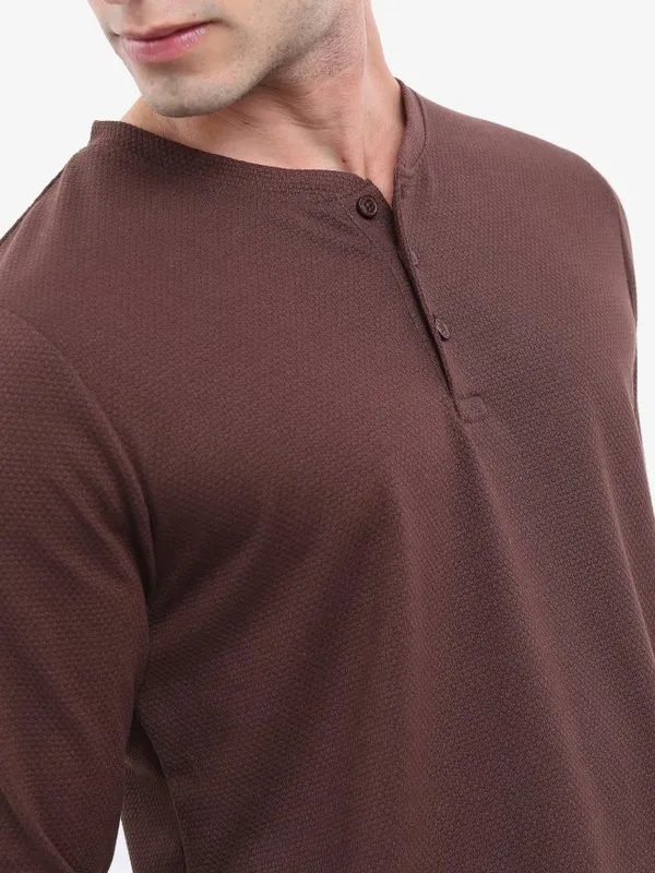  Highlander Men Brown Solid Henley Neck T-Shirts