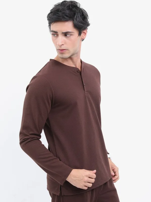  Highlander Men Brown Solid Henley Neck T-Shirts