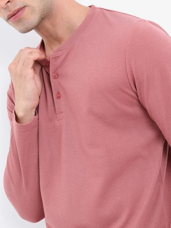 Men Solid Henley Neck T-shirt