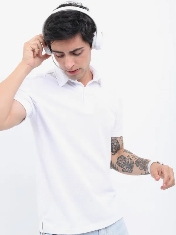  Highlander Men White Solid Polo Collar Polo T-Shirts