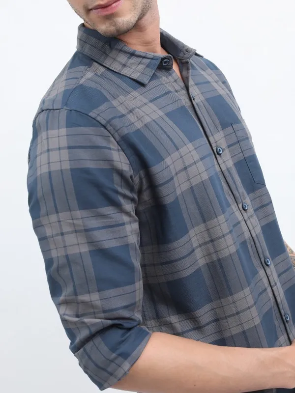 Men Slim Fit Casual Shirt