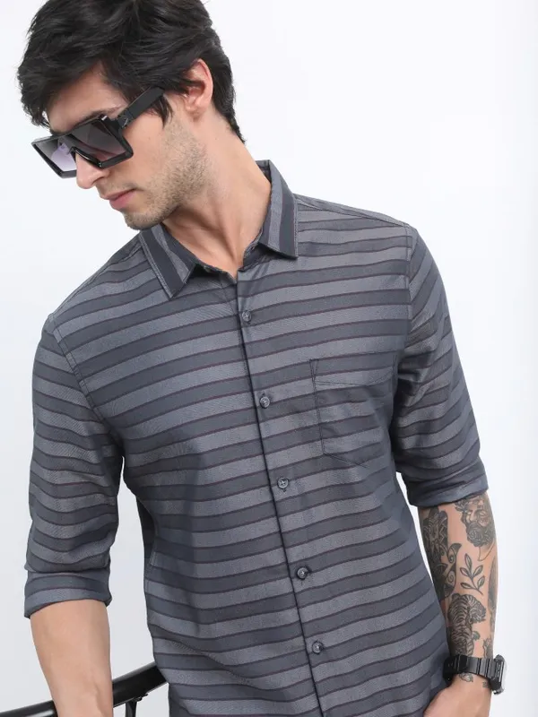  Highlander Men Grey Striped Slim Fit Casual Shirts