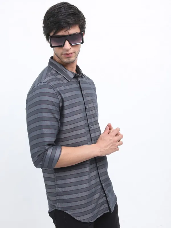  Highlander Men Grey Striped Slim Fit Casual Shirts