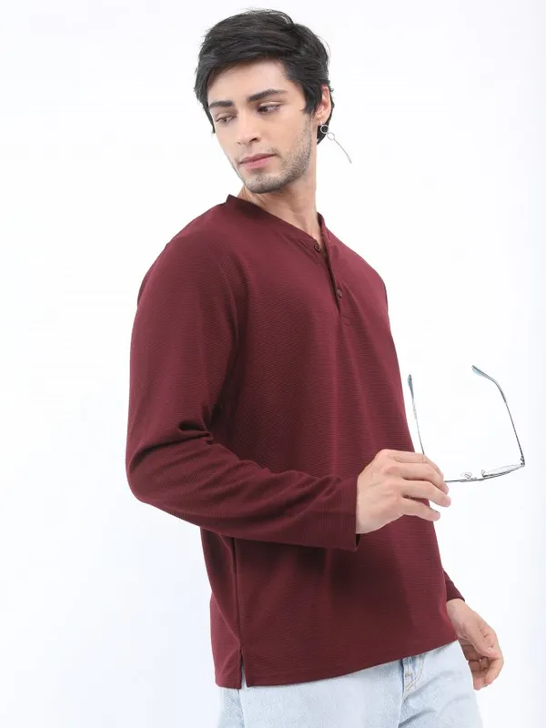 Men Solid Henley Neck T-shirt