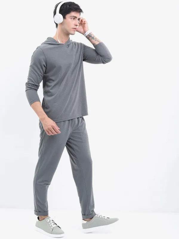  Highlander Men Grey Solid Hood T-Shirts